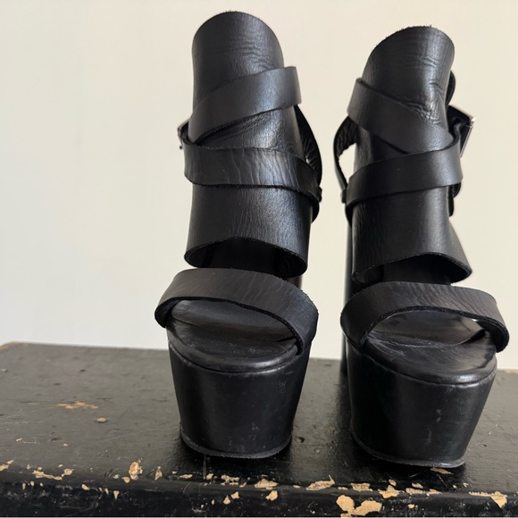 Surface to Air Shoes - Surface To‎ Air Black Leather Platforms